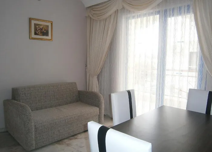 Siesta Apart Ξενοδοχείο με διαμερίσματα İcmeler