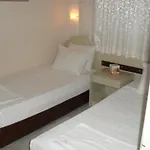 Siesta Apart *